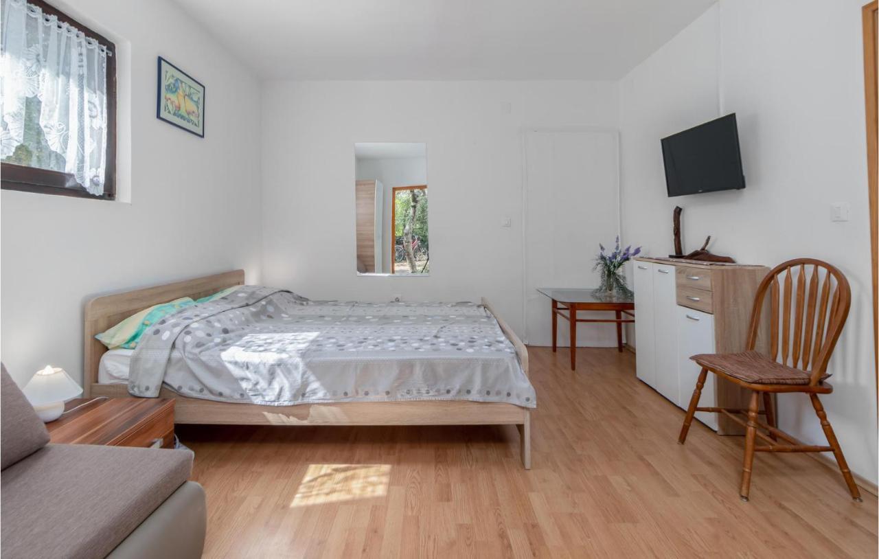 Pet Friendly Apartment In Pinezici With Wifi Exterior photo